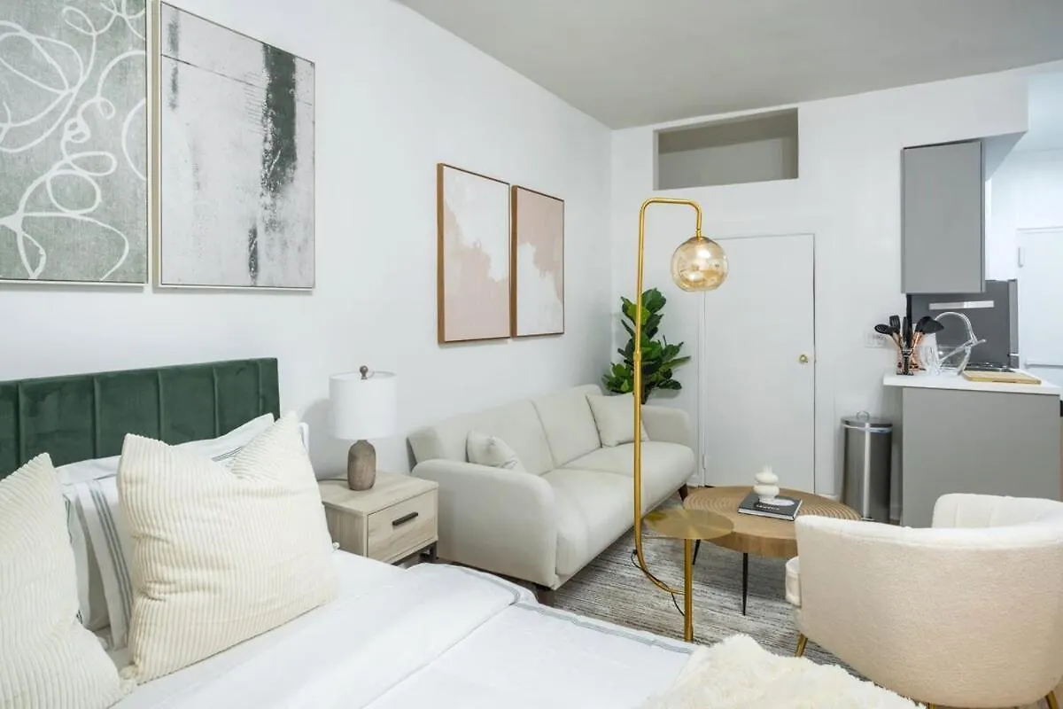 74-1A New Studio In Prime Uws - Gym In Building New York 0*,