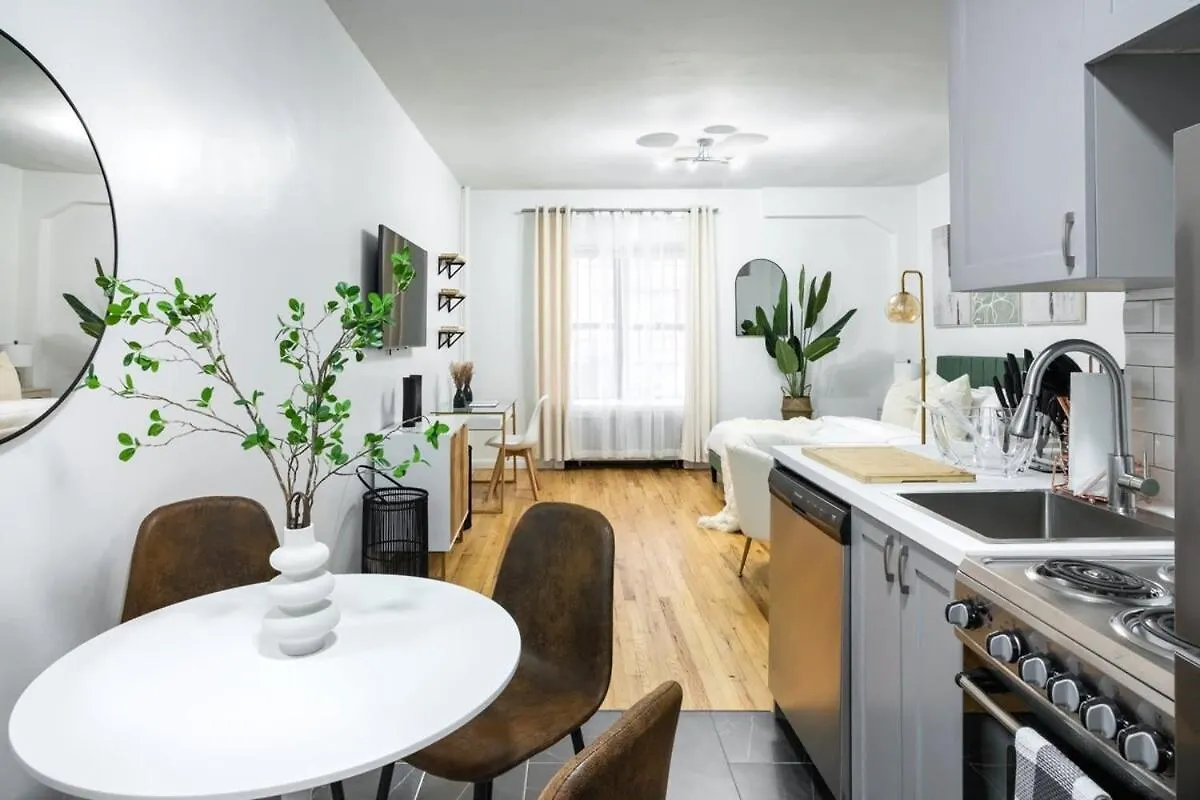 74-1A New Studio In Prime Uws - Gym In Building New York USA
